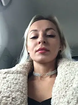 Diamond Bunny  online show from December 14, 12:23 pm