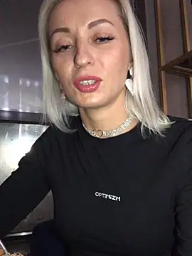 Diamond Bunny  online show from December 23, 5:11 pm