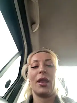 Diamond Bunny  online show from March 23, 2:54 pm