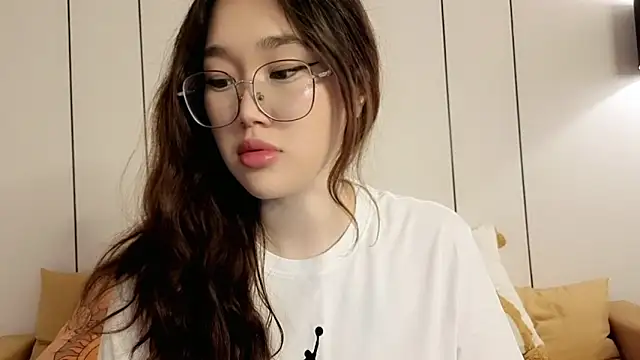 Jennatyan online show from May 12, 3:47 am