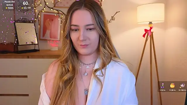 Emma B1uem online show from January 18, 1:51 pm