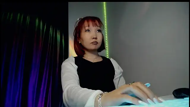 himeros goddess online show from October 10, 8:24 am