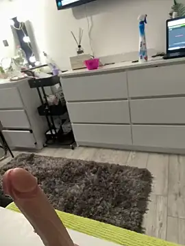 krysstal003 online show from December 21, 10:30 pm