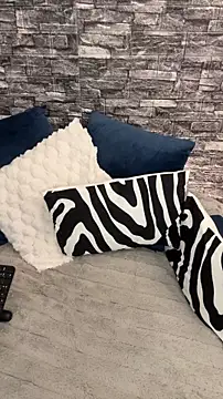 krysstal003 online show from May 18, 4:57 pm