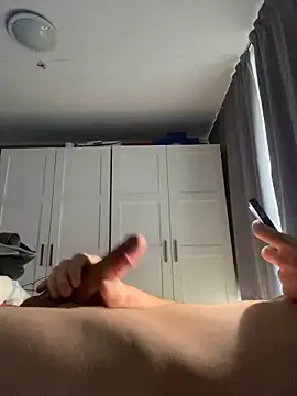 Snapshot of youssef00711 chatting on December 4, 12:58 pm youssef00711 online show from December 4, 12:58 pm