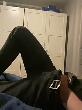 Snapshot of youssef00711 chatting on March 20, 8:29 pm youssef00711 online show from March 20, 8:29 pm