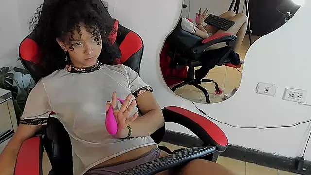 Milanxht online show from March 12, 11:54 pm