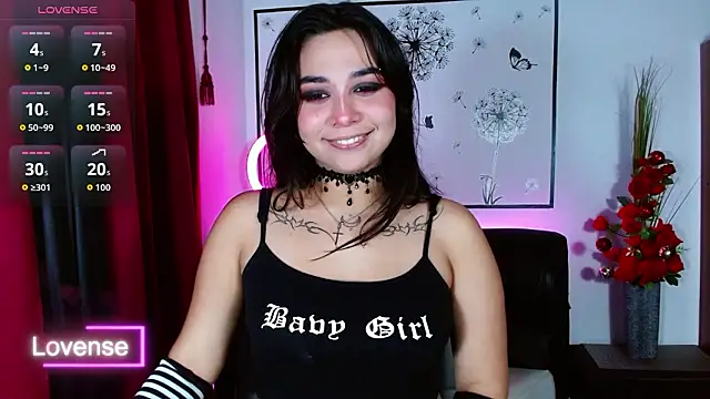 Snapshot of Lune_Claire chatting on February 4, 1:33 am Lune Claire online show from February 4, 1:33 am