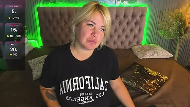 CurlyDreams online show from October 2, 5:25 am