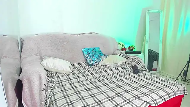 Snapshot of CurlyDreams chatting on July 10, 12:41 pm CurlyDreams online show from July 10, 12:41 pm