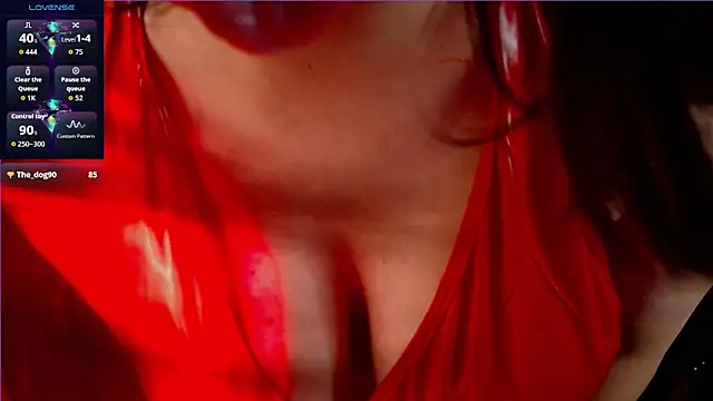 Snapshot of Goddess_Sophie chatting on October 17, 12:58 am Goddess Sophie online show from October 17, 12:58 am