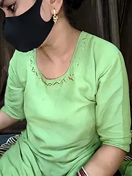 kaveerpooja947 online show from September 25, 4:21 pm