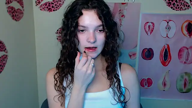  SusieSu  online show from October 18, 6:37 am