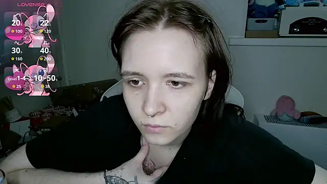 Snapshot of crashtest_13 chatting on September 20, 9:32 am crashtest 13 online show from September 20, 9:32 am