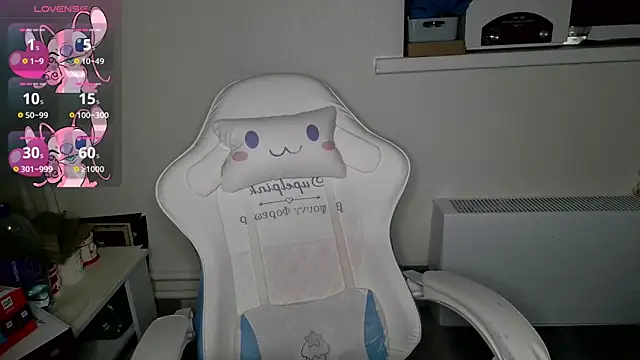 Snapshot of crashtest_13 chatting on September 28, 11:21 pm crashtest 13 online show from September 28, 11:21 pm