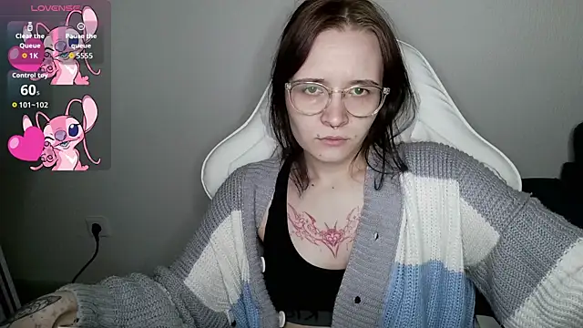 Snapshot of crashtest_13 chatting on September 30, 12:15 am crashtest 13 online show from September 30, 12:15 am