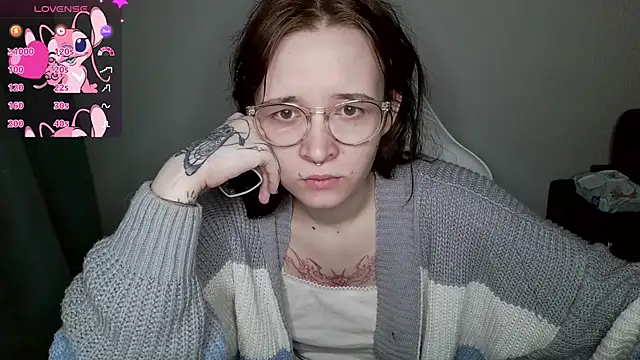 Snapshot of crashtest_13 chatting on October 17, 3:58 pm crashtest 13 online show from October 17, 3:58 pm