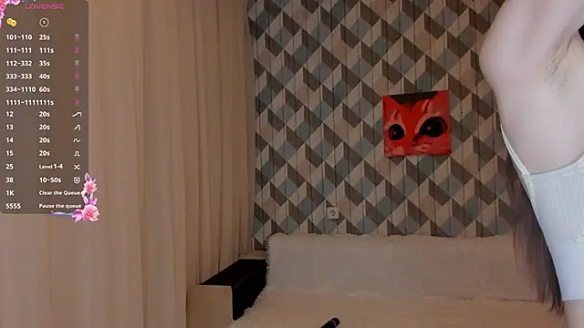 EvaBradley online show from March 4, 4:09 pm