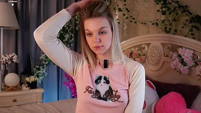 EdlinAlliston online show from November 13, 3:55 pm