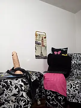 keila j online show from December 31, 2:03 pm