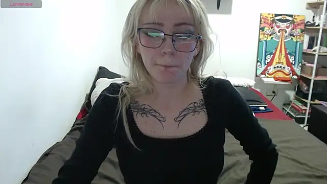Snapshot of Cloe_five chatting on April 29, 8:48 pm Cloe five online show from April 29, 8:48 pm