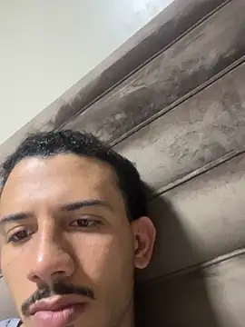 Snapshot of pteno1 chatting on December 27, 12:29 am pteno1 online show from December 27, 12:29 am