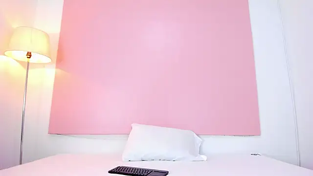 Snapshot of andyylove_jk chatting on October 20, 11:43 am andyylove jk online show from October 20, 11:43 am