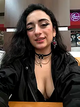 Snapshot of Lila_Desiree chatting on September 27, 4:45 pm Lila Desiree online show from September 27, 4:45 pm