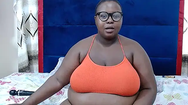 Snapshot of Sexybubbles14xxx chatting on February 5, 4:48 am Sexybubbles14xxx online show from February 5, 4:48 am