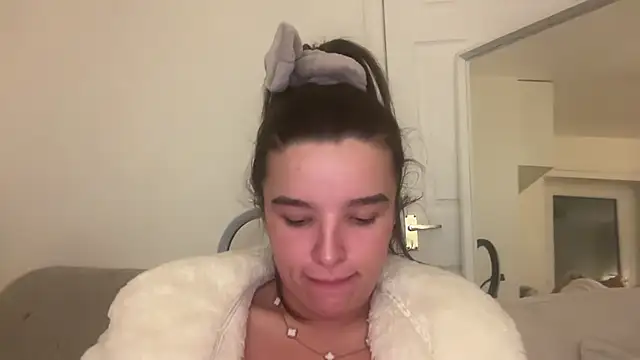 maisiesmithx online show from January 22, 2:48 am