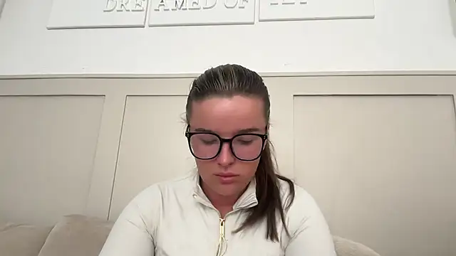 maisiesmithx online show from September 9, 12:37 pm