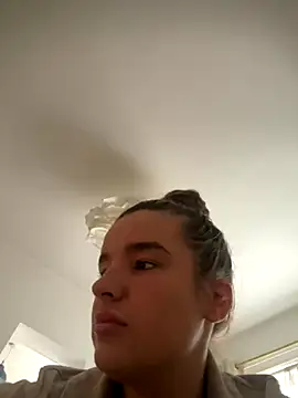 maisiesmithx online show from October 13, 11:32 am