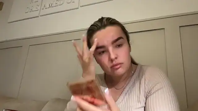 maisiesmithx online show from November 7, 10:59 am