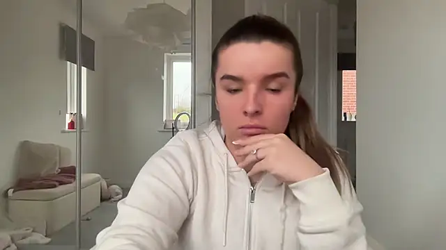 maisiesmithx online show from February 23, 5:10 pm