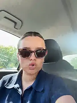 maisiesmithx online show from May 1, 10:31 am