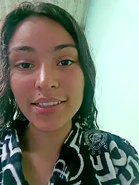 LolaBunnyAndBugsBunny online show from December 3, 7:11 pm