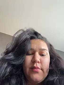 ValenG023 online show from April 7, 1:33 pm