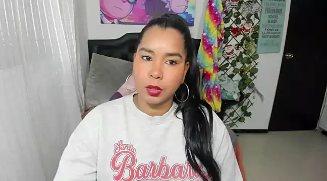 Snapshot of sensual-laura chatting on December 10, 4:06 pm sensual-laura online show from December 10, 4:06 pm