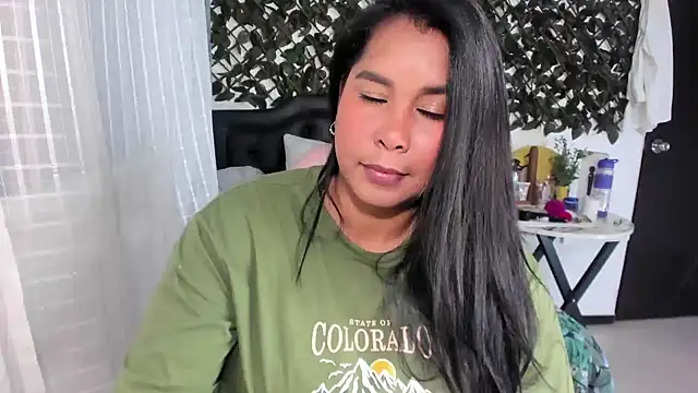 Snapshot of sensual-laura chatting on March 15, 6:32 pm sensual-laura online show from March 15, 6:32 pm