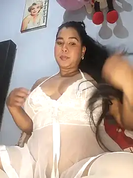 Snapshot of sensual-laura chatting on March 22, 10:15 pm sensual-laura online show from March 22, 10:15 pm