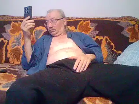 Snapshot of loverboyxxx69 chatting on January 29, 2:30 am loverboyxxx69 online show from January 29, 2:30 am