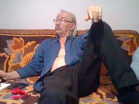 Snapshot of loverboyxxx69 chatting on February 19, 12:14 am loverboyxxx69 online show from February 19, 12:14 am