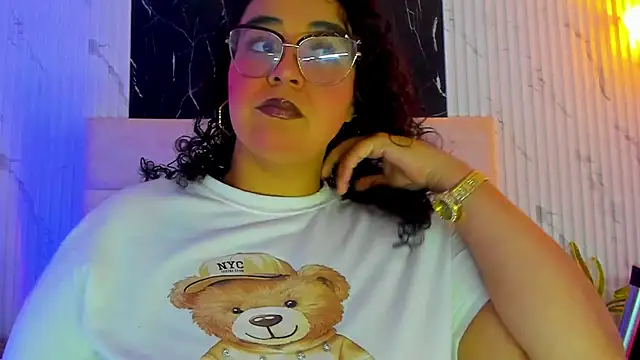 Reginavegaa online show from May 7, 11:37 am