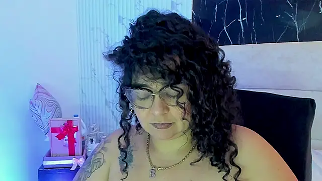 Reginavegaa online show from May 11, 11:38 am