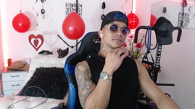 Leonard Price online show from February 15, 5:41 am