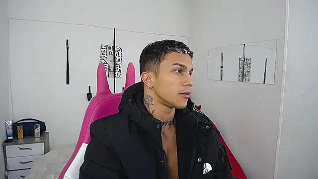 Leonard Price online show from November 24, 4:45 am