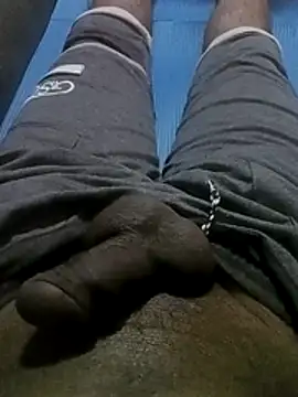 Snapshot of SuranSexy33 chatting on November 20, 12:49 pm SuranSexy33 online show from November 20, 12:49 pm