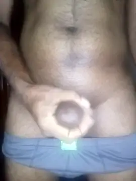 Snapshot of SuranSexy33 chatting on January 8, 1:41 am SuranSexy33 online show from January 8, 1:41 am