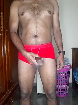 Snapshot of SuranSexy33 chatting on February 10, 6:06 am SuranSexy33 online show from February 10, 6:06 am