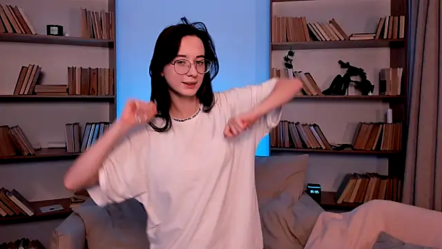 Dark Lola  online show from February 3, 1:40 pm